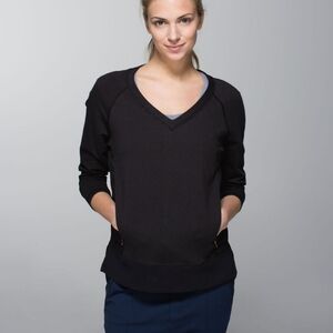 Lululemon After Asana Pullover Size 4 Telemark‎ Print Black / Black Sweater